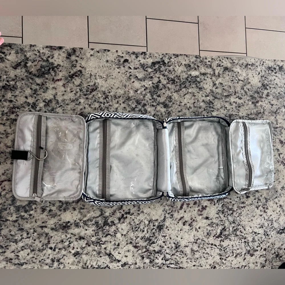 Geometric Travel Case - Picture 4 of 7